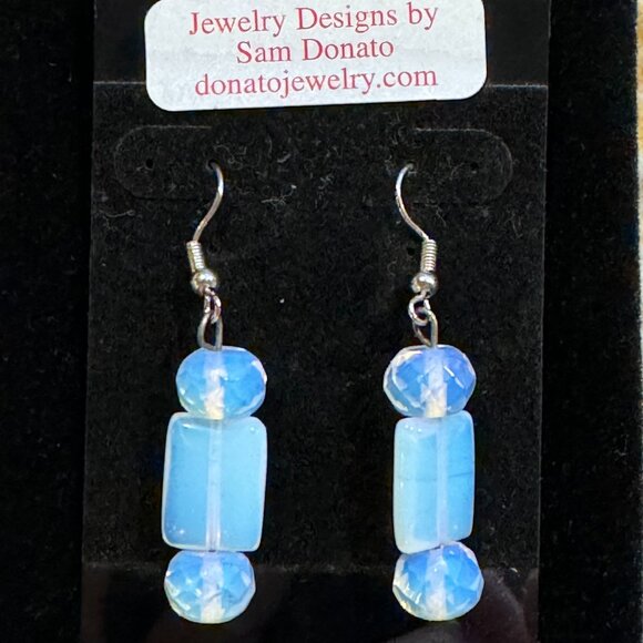 Chalcedony Dangle Wired Earrings New with Tags - Picture 1 of 2